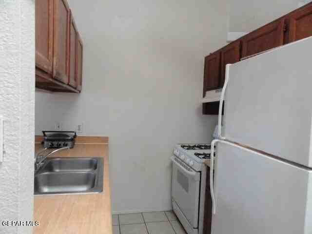 606 White Cliffs Dr #A - Photo 3 of 9