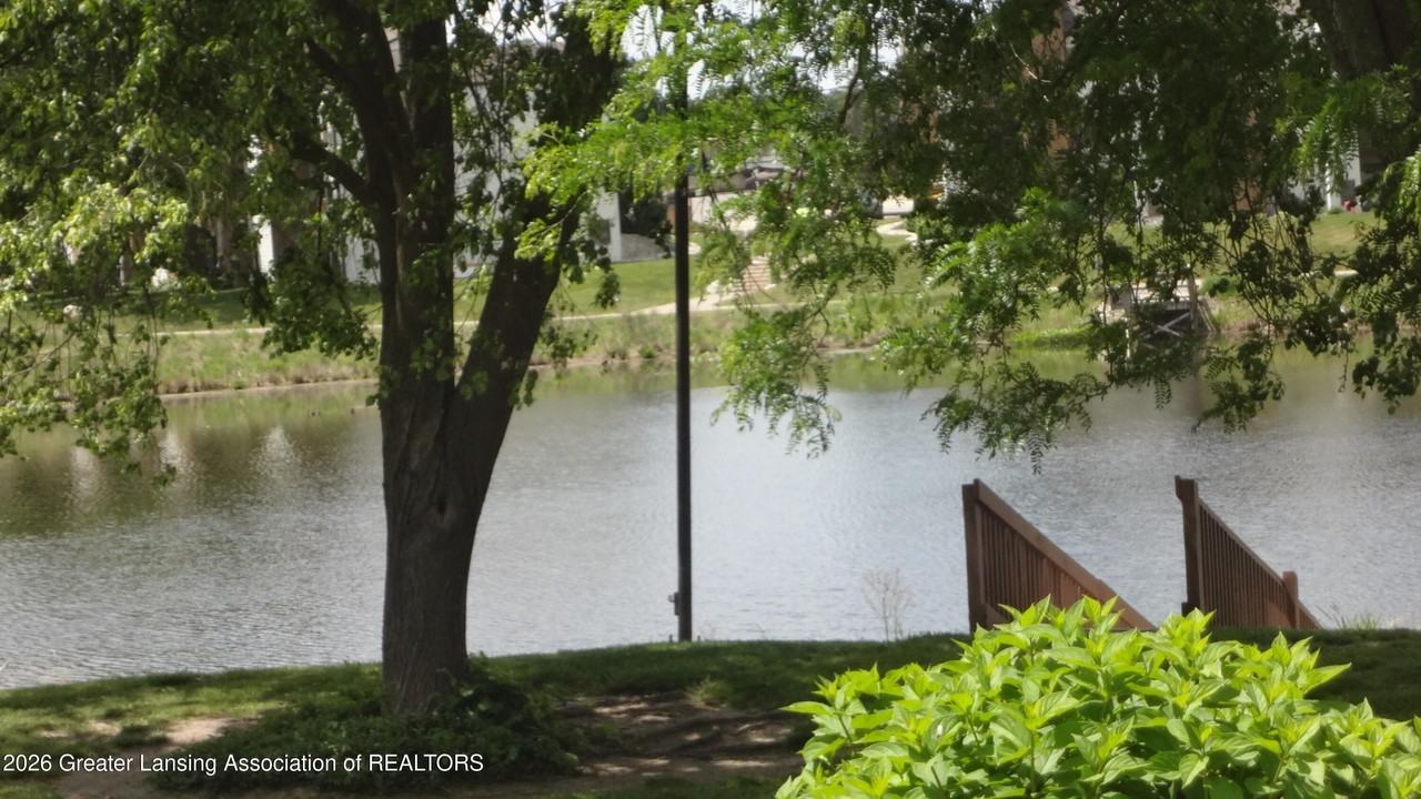 1457 E Pond Dr - Photo 3 of 17