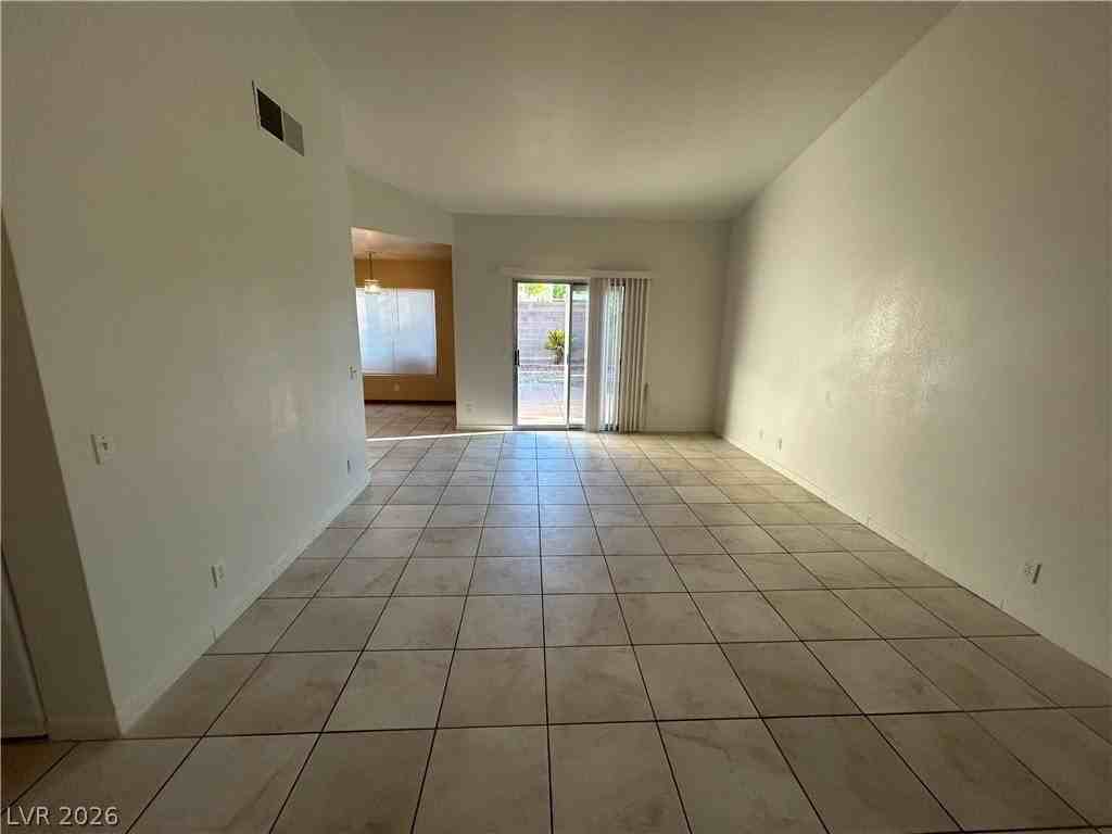 4718 Checker Way - Photo 3 of 28