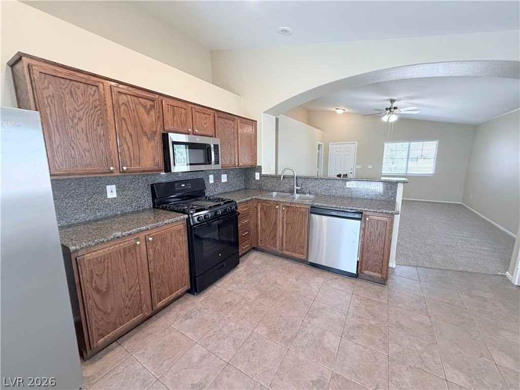 2817 King Michael Ave - Photo 3 of 20
