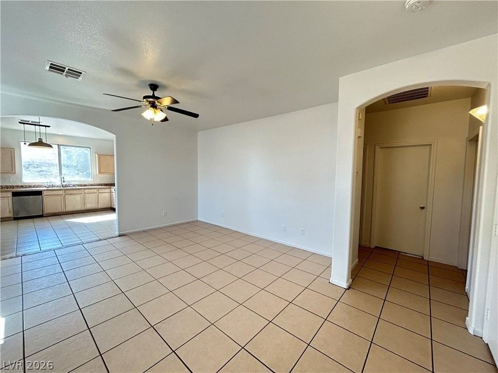 2685 Park Creek Ln - Photo 3 of 15