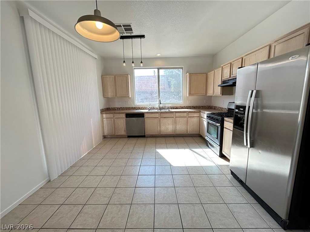 2685 Park Creek Ln - Photo 4 of 15
