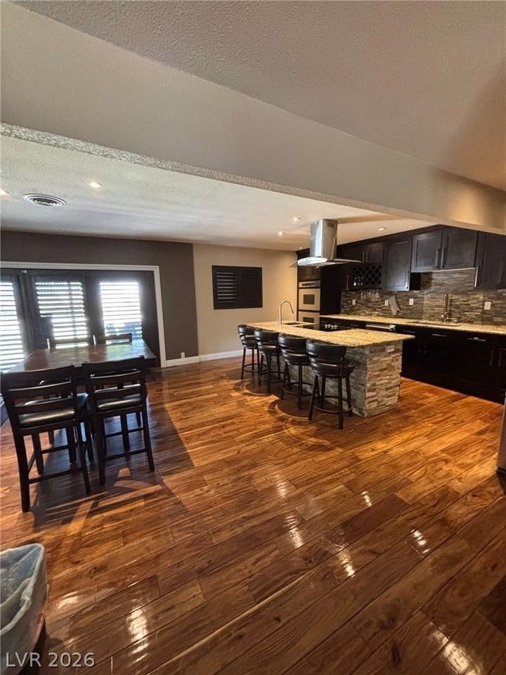 2712 W Oakey Blvd - Photo 3 of 31