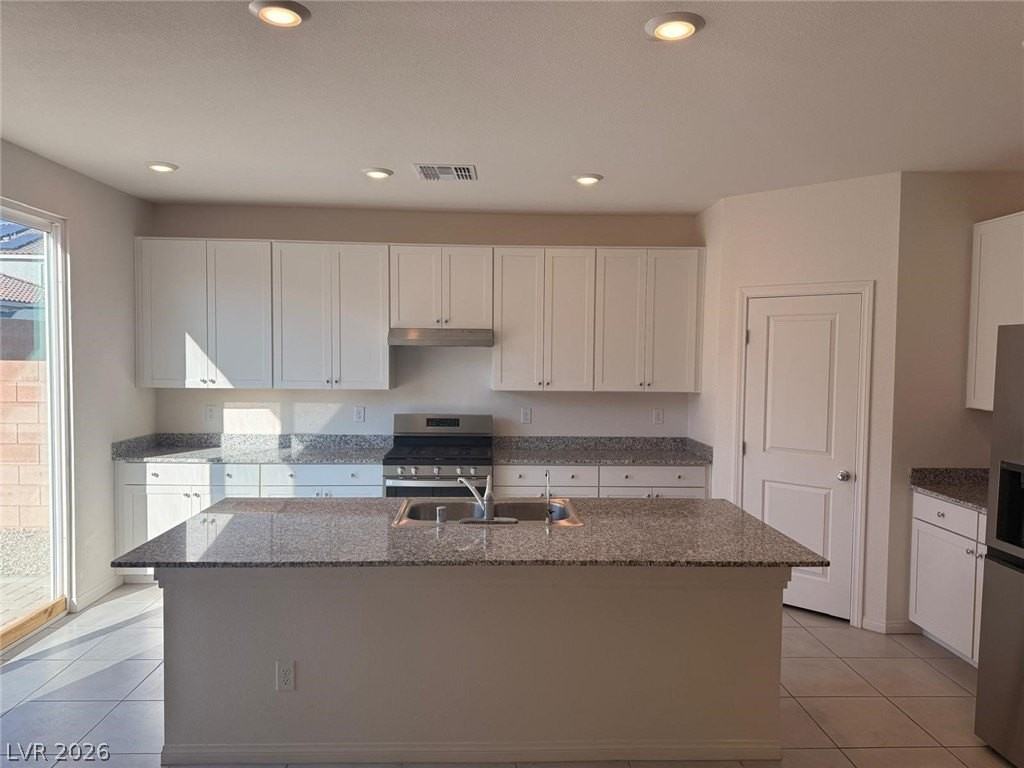 5961 Bruselas St - Photo 2 of 17