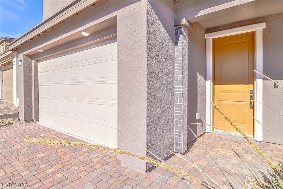 9220 Far Side Ave - Photo 4 of 50
