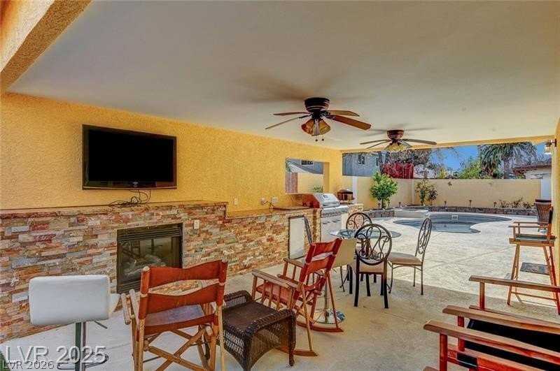 2410 Doherty Way - Photo 2 of 50