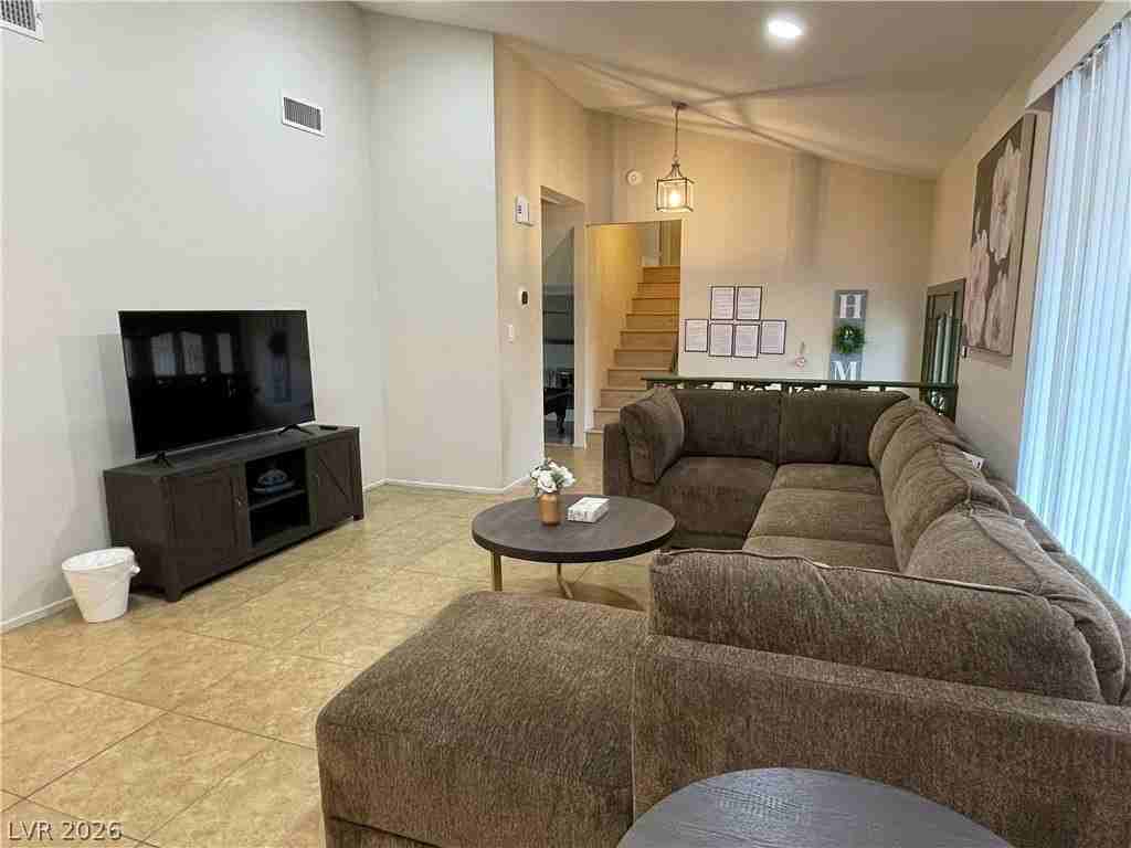 3823 El Camino Rd - Photo 4 of 27