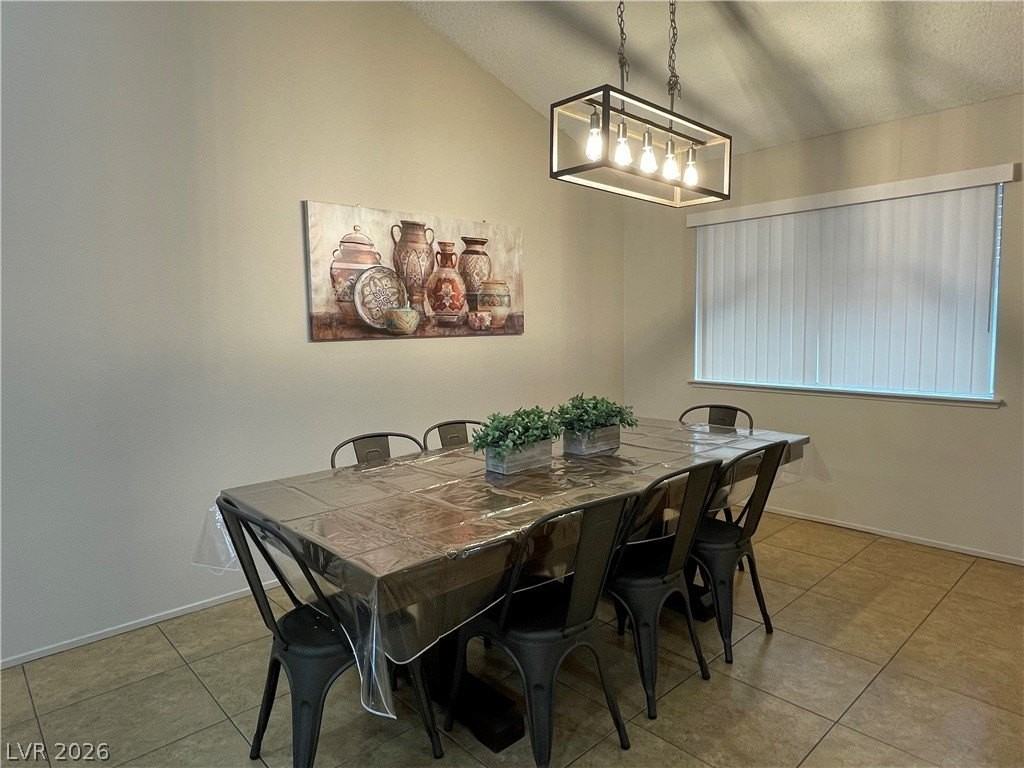 3823 El Camino Rd - Photo 6 of 27