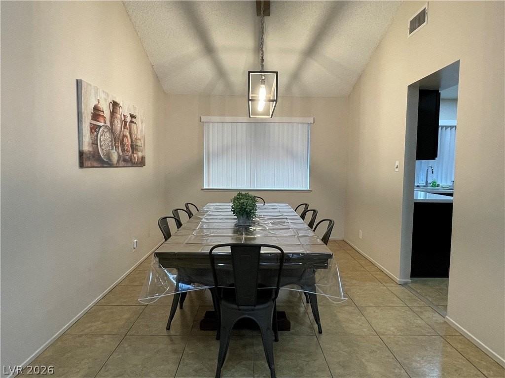 3823 El Camino Rd - Photo 7 of 27