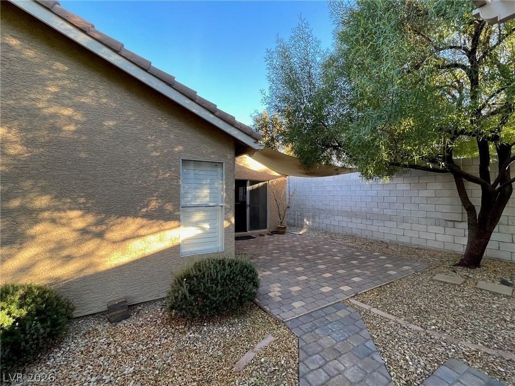 44 Tanglewood Dr - Photo 3 of 12