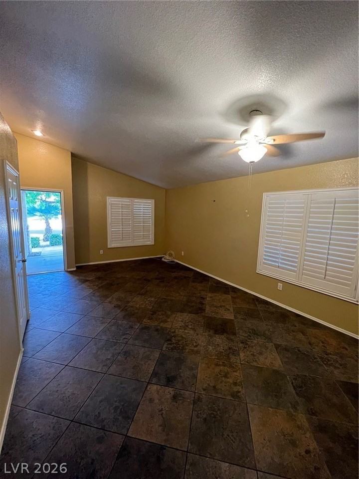 44 Tanglewood Dr - Photo 5 of 12