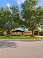 featured image of 609 E Walnut Ave
