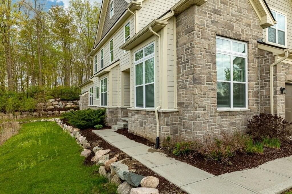 3000 N Spurway Dr - Photo 2 of 50
