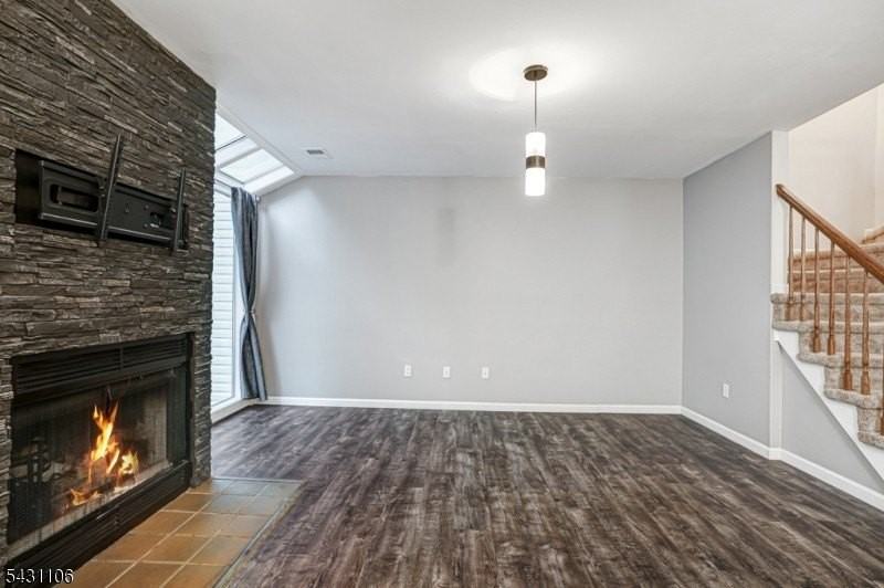 7 Sussex Ct - Photo 6 of 26