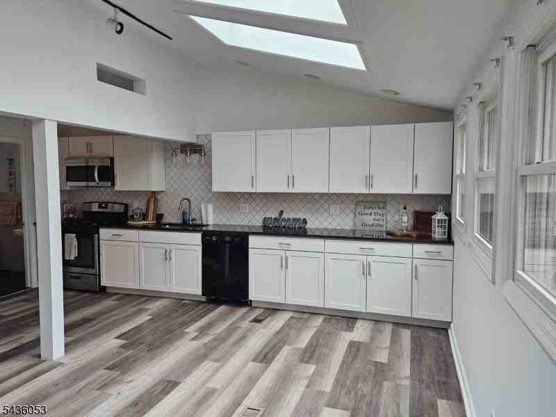 119 Dartmouth Trl - Photo 7 of 19