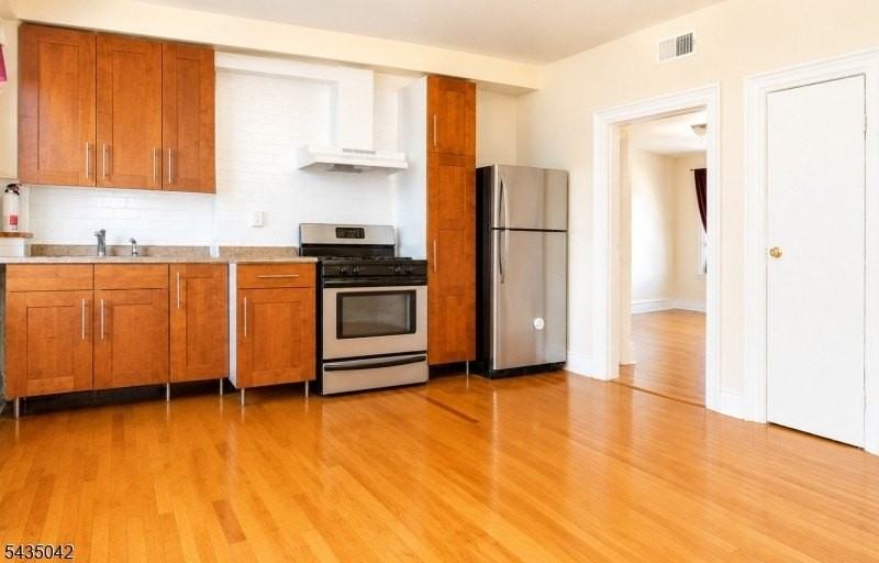 108 Bruen St #2 - Photo 3 of 13