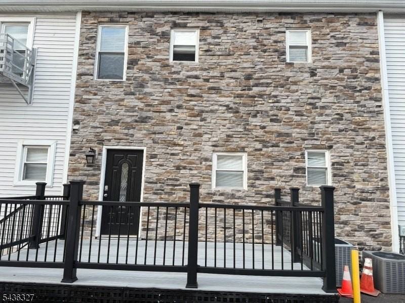 50 Stuyvesant Ave - Photo 3 of 9