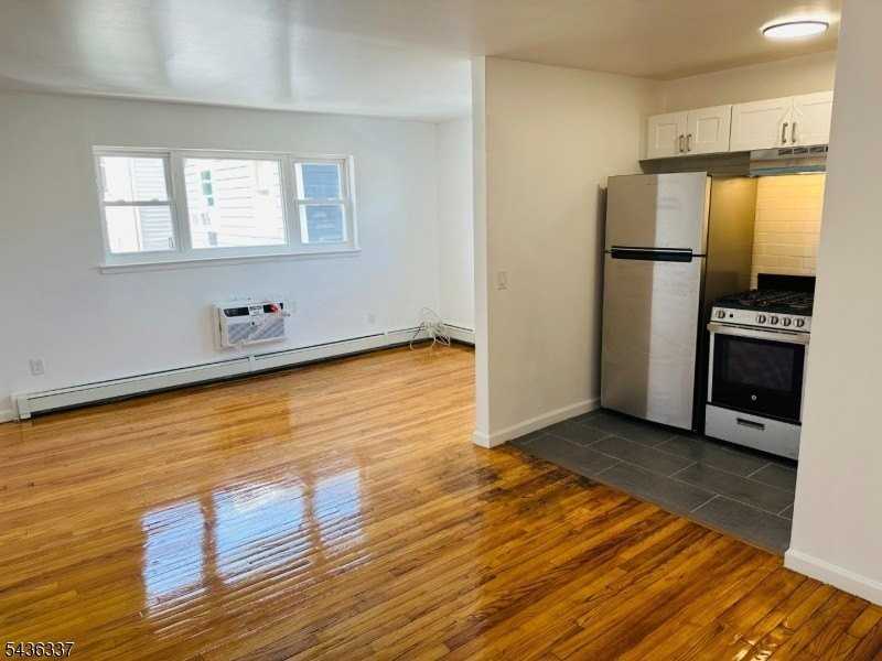 162 Spring St #4 - Photo 3 of 9