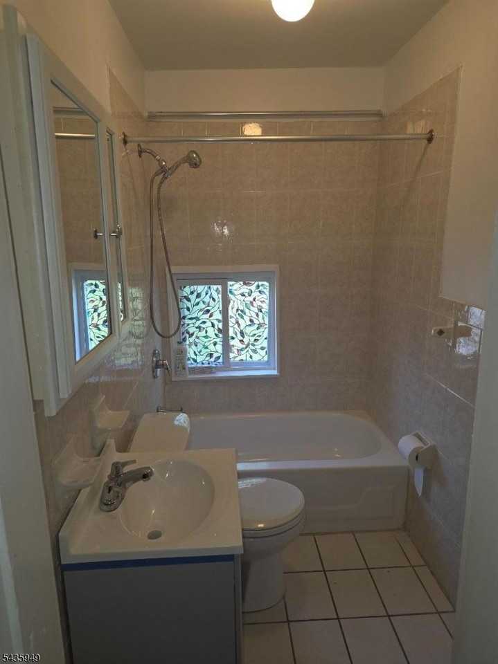 155 N Maple Ave - Photo 6 of 10