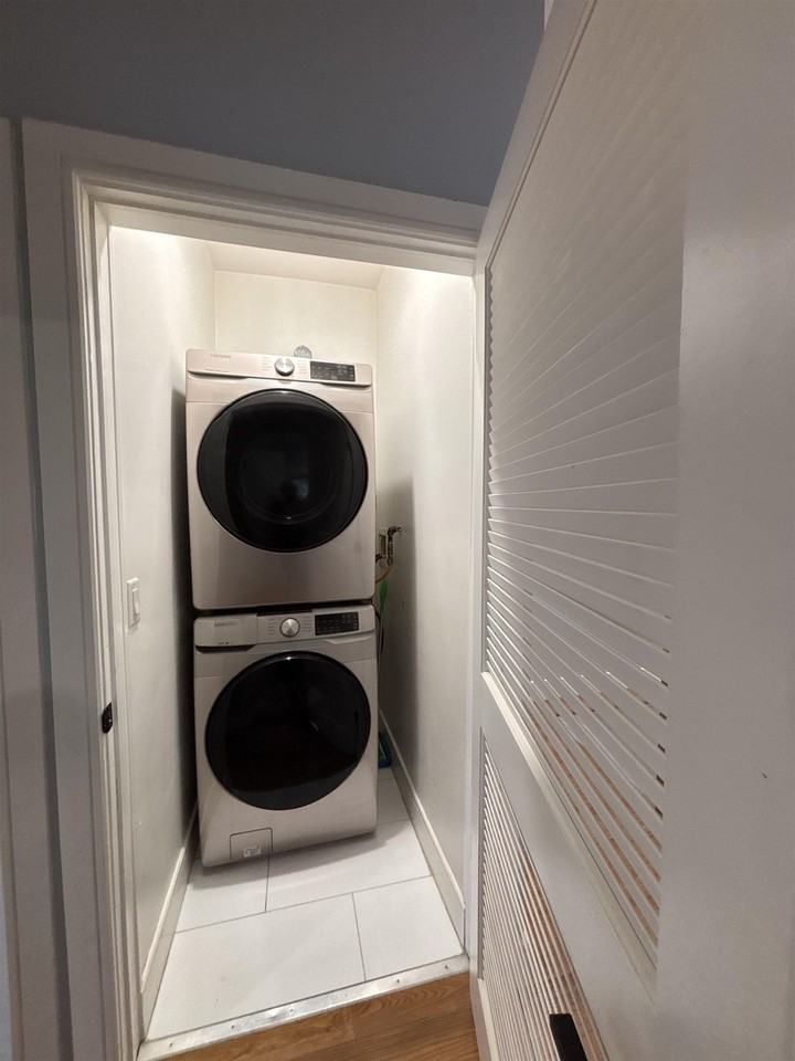 251 Manhattan Ave #1 - Photo 5 of 26