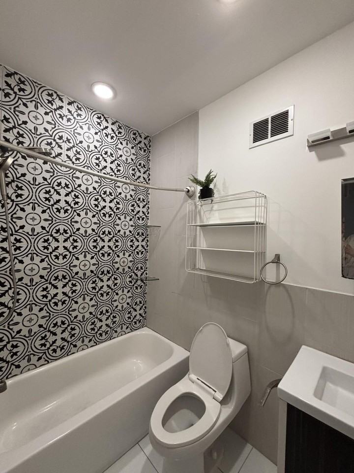 251 Manhattan Ave #1 - Photo 6 of 26
