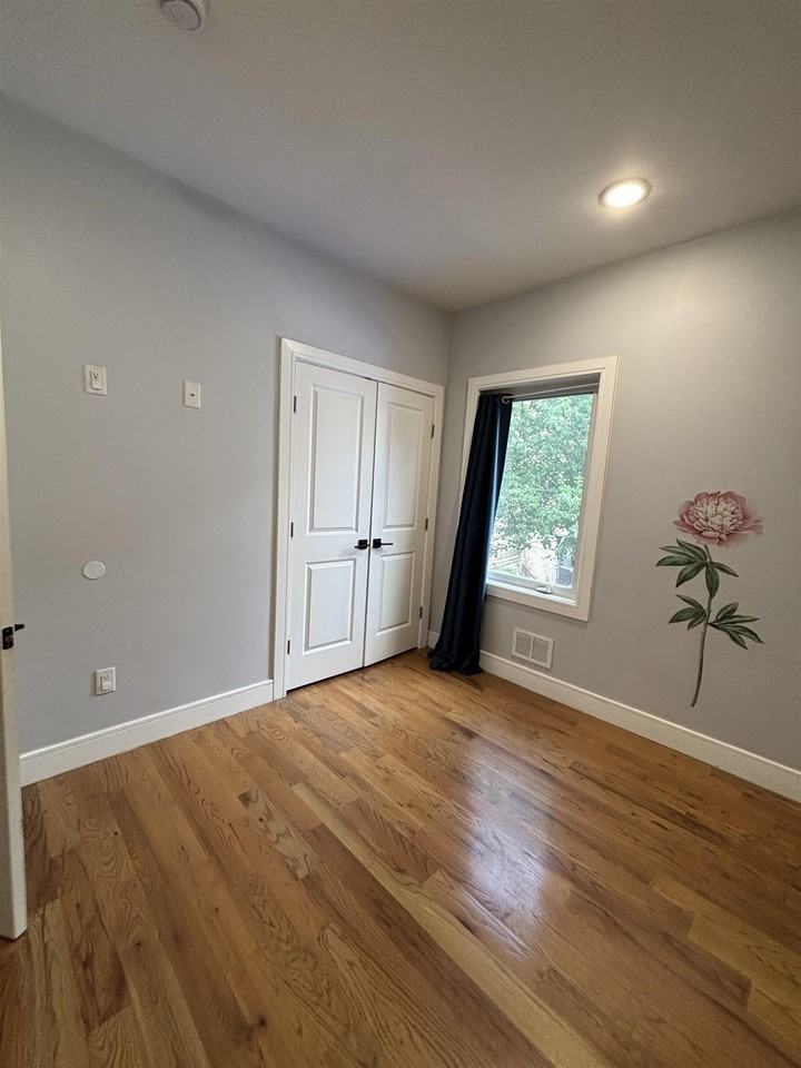 251 Manhattan Ave #1 - Photo 7 of 26