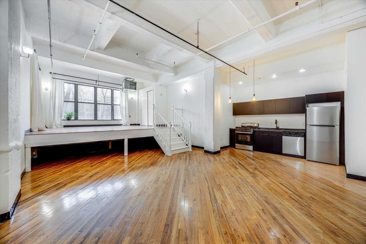 2 Union St #1L