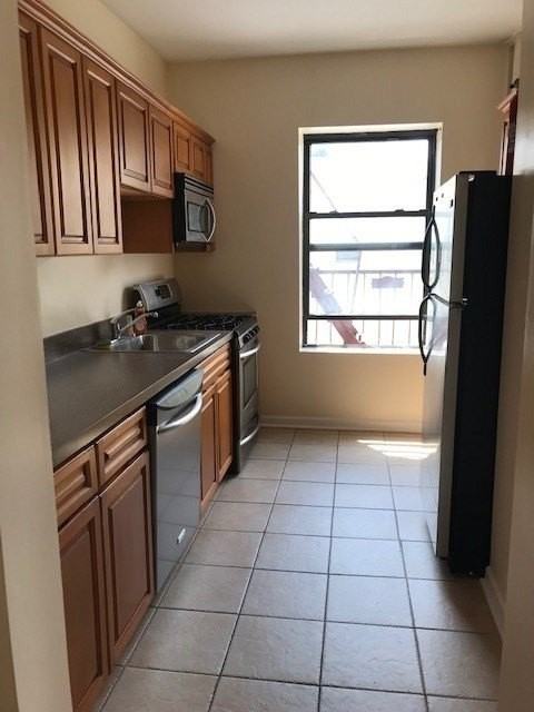 759 Avenue A #6 - Photo 4 of 12
