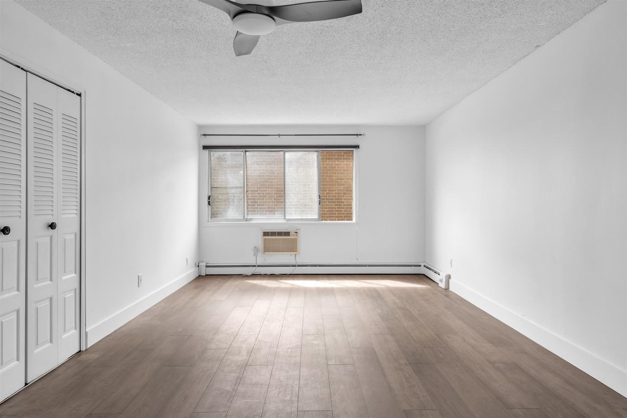 1901 Kennedy Blvd #202 - Photo 5 of 14
