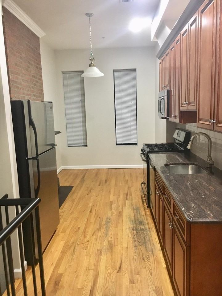 572 Jersey Ave #1R - Photo 7 of 22