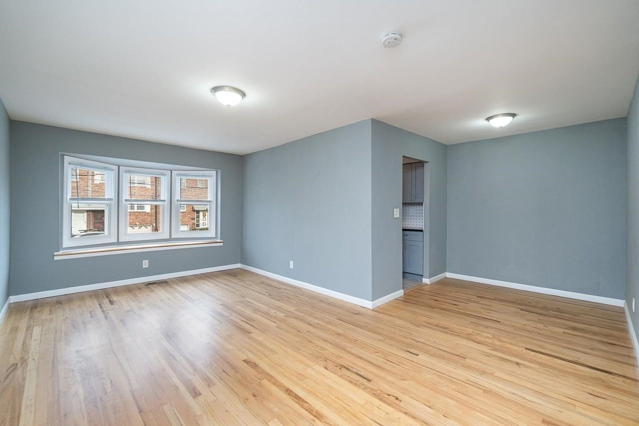 9 Exeter Rd #1 - Photo 4 of 13