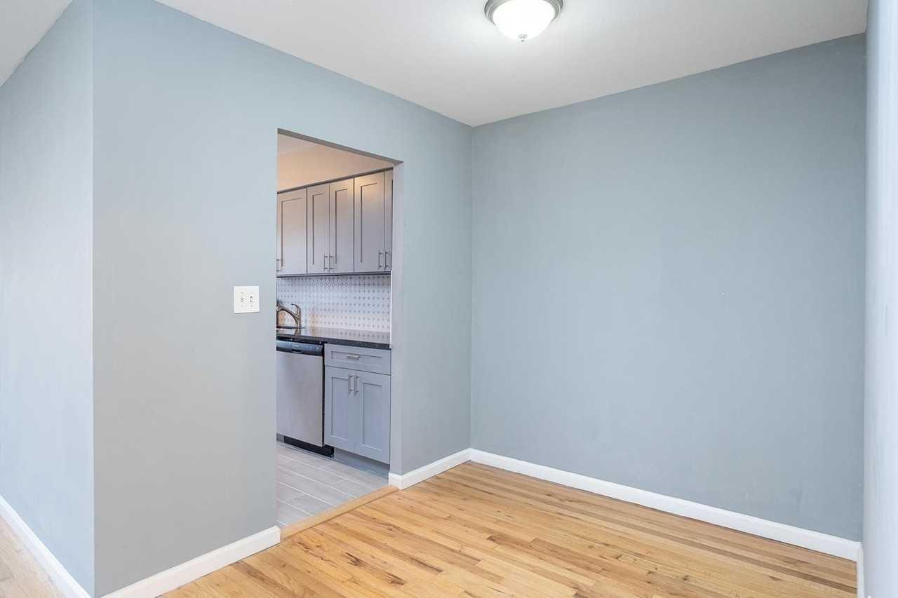9 Exeter Rd #1 - Photo 5 of 13