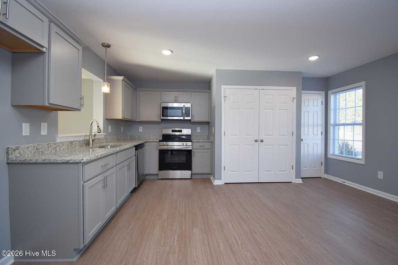 1227 Masters Ln #A - Photo 3 of 16