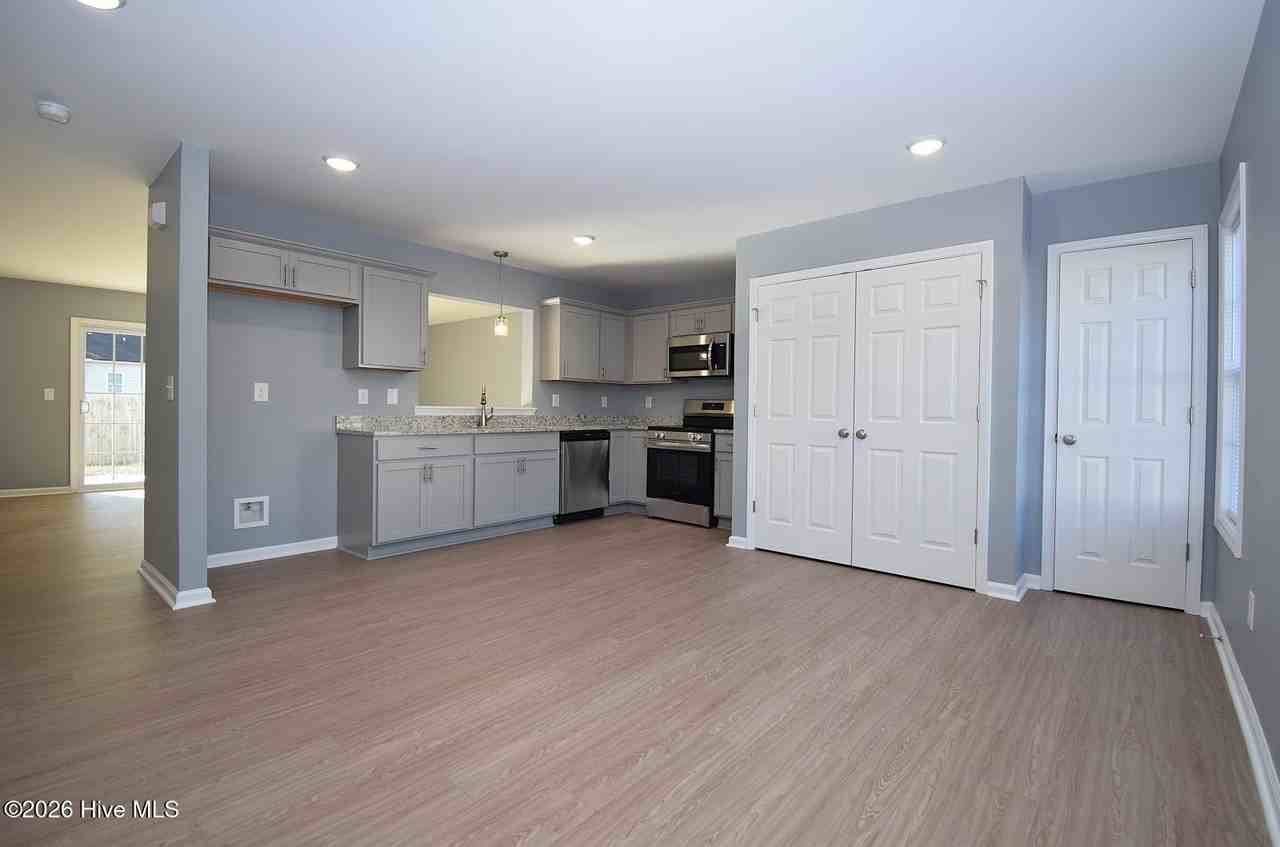 1227 Masters Ln #A - Photo 4 of 16