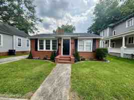 featured image of 204 Ellis St