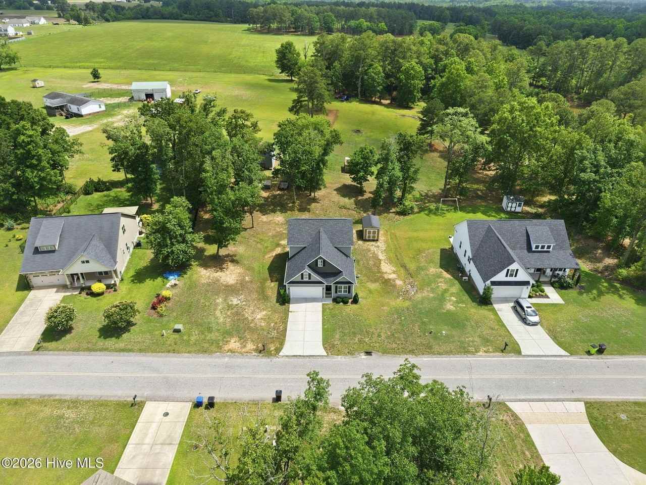 105 Village Dr - Photo 3 of 50
