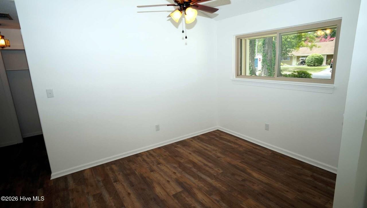 142 Quarterdeck Townes - Photo 4 of 19