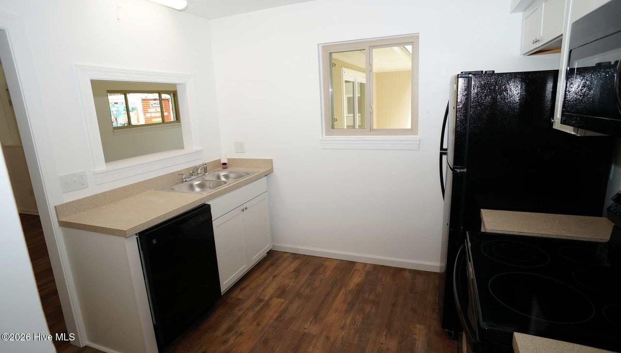142 Quarterdeck Townes - Photo 7 of 19