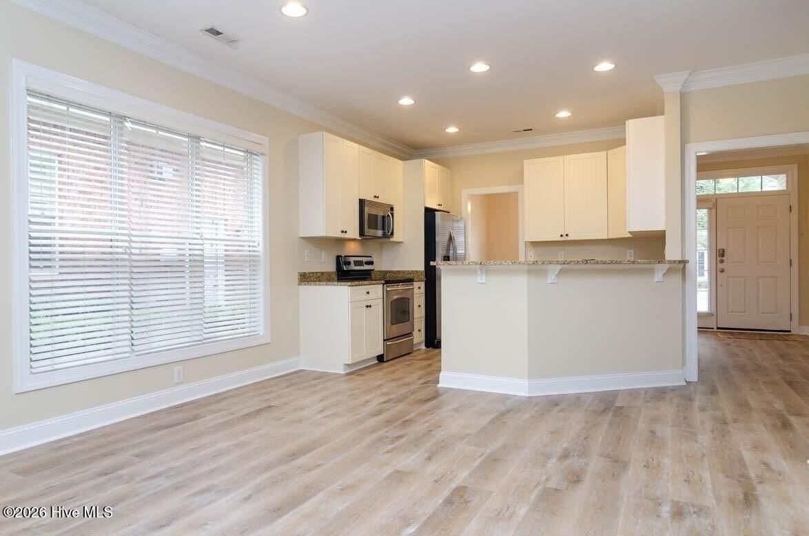 5040 Whitner Dr - Photo 6 of 22