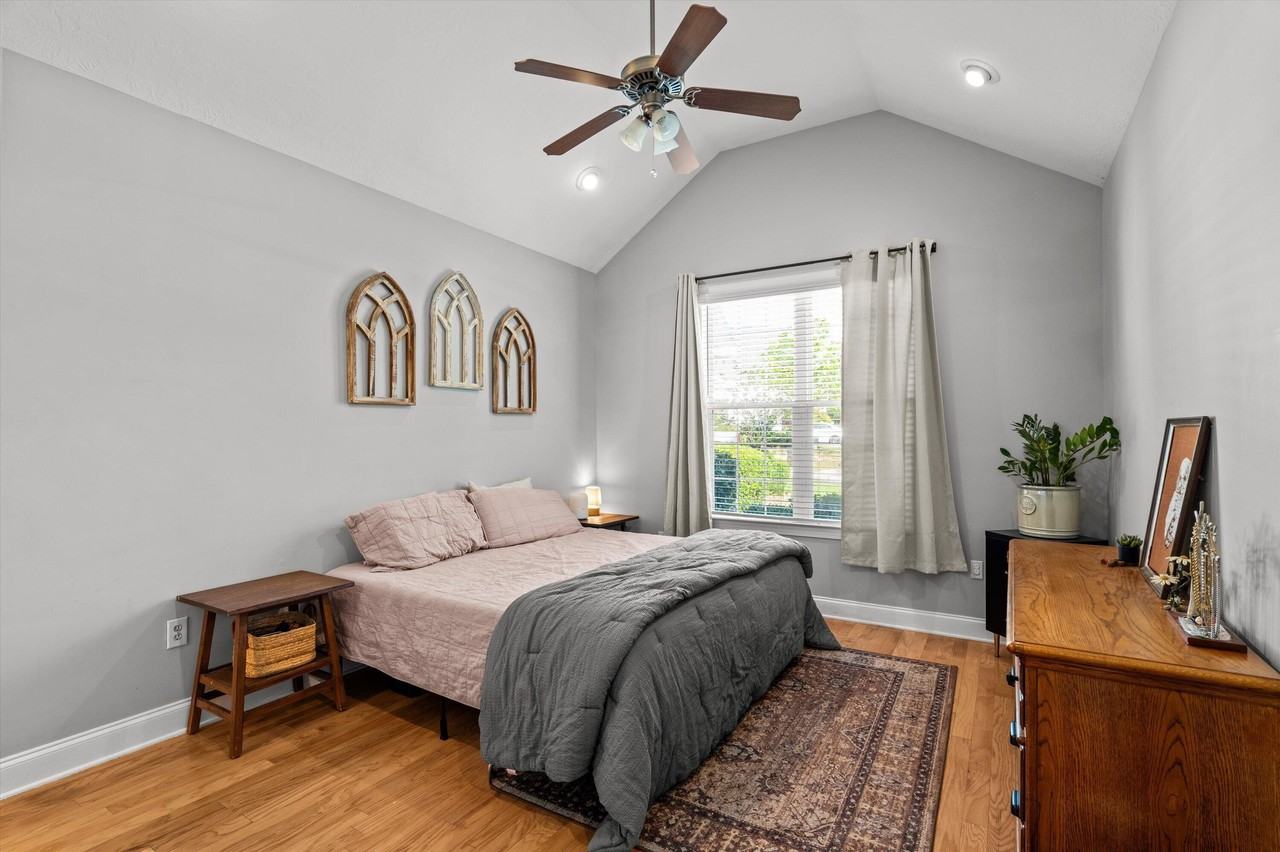 726 Bonnie Oaks Ln - Photo 5 of 43