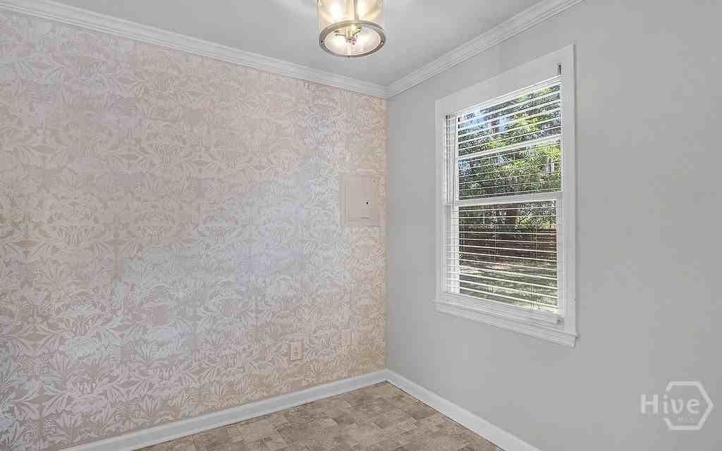 2114 E 62nd St - Photo 7 of 31