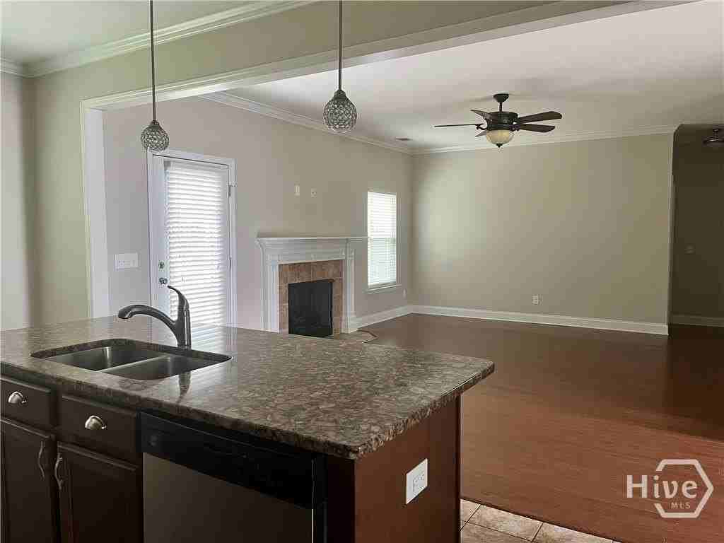 73 Waverly Ln - Photo 4 of 12