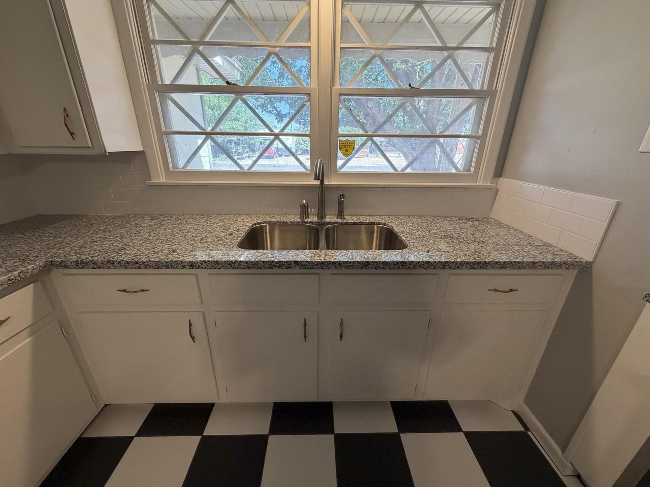 4409 38th St - Photo 6 of 15