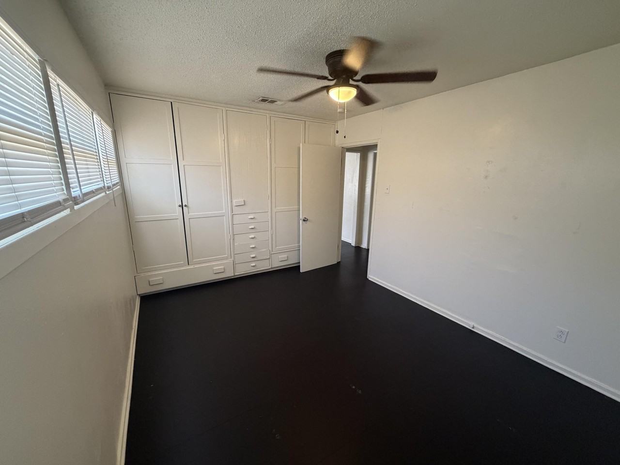 3614 32nd St - Photo 5 of 7