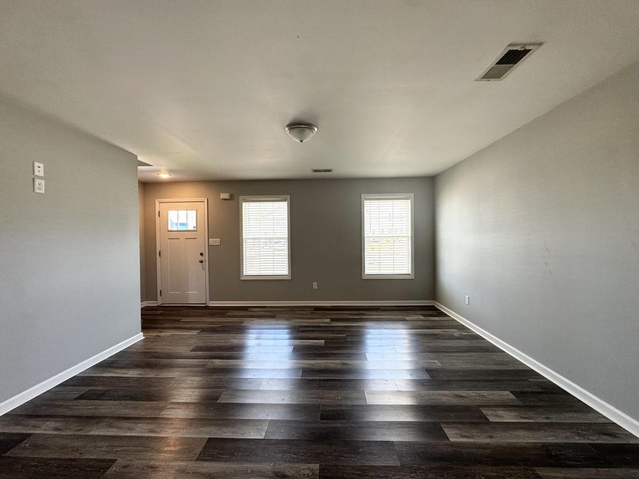 2027 Dolly Dr - Photo 5 of 31