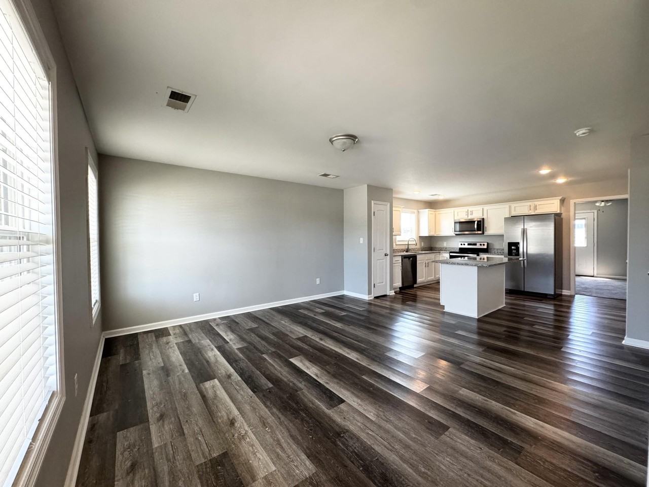 2027 Dolly Dr - Photo 6 of 31