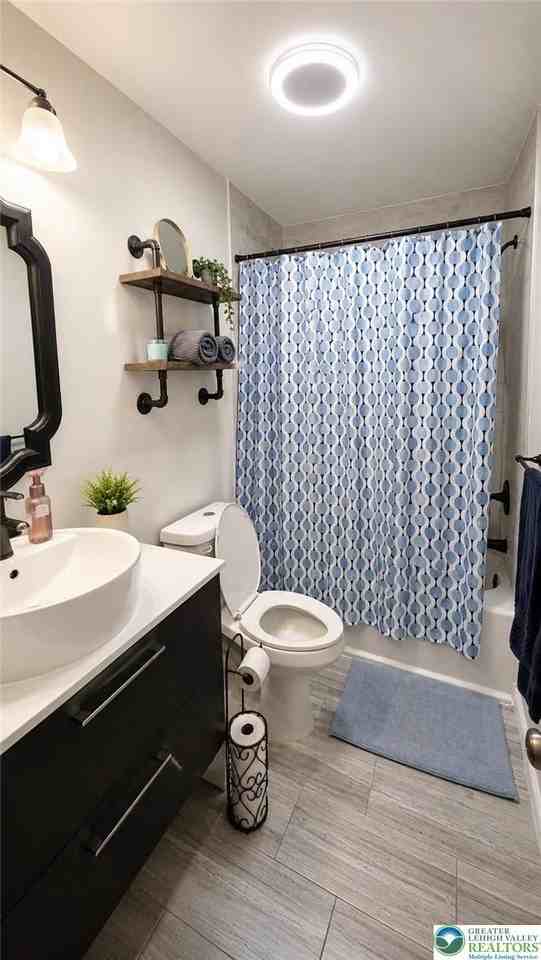 2835 Ithaca St - Photo 5 of 15