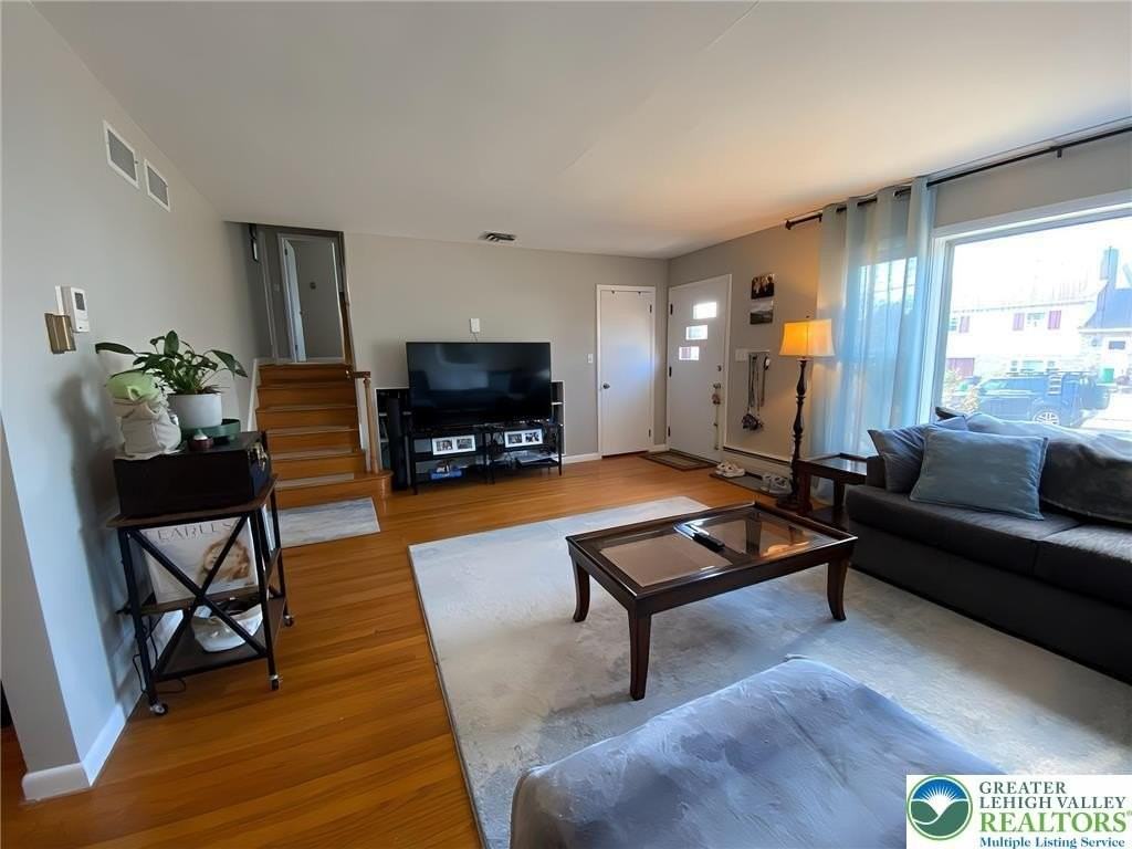 725 N Berks St - Photo 4 of 13