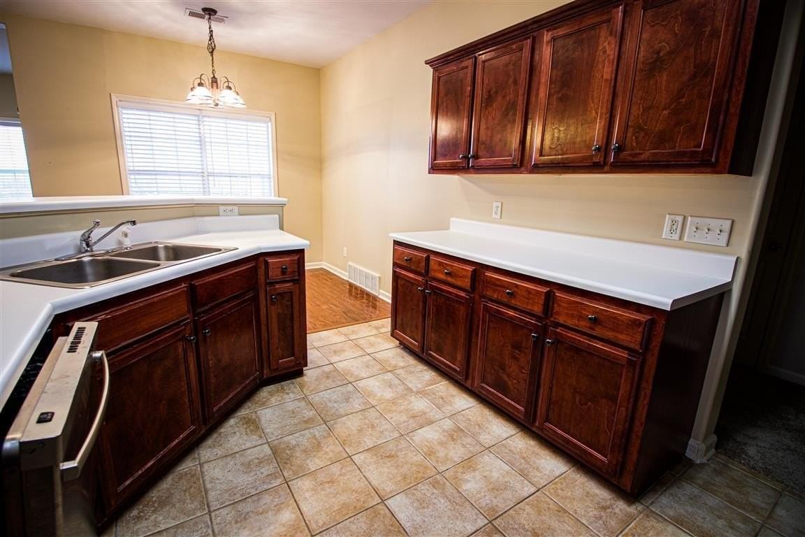 10521 Ashglen Cir S - Photo 4 of 21