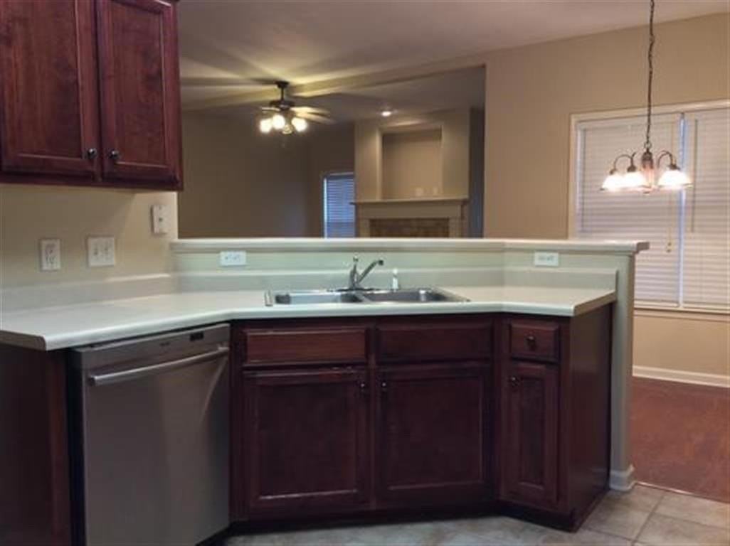 10521 Ashglen Cir S - Photo 5 of 21